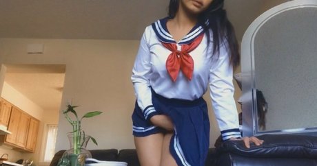 Nacktes geleaktes OnlyFans-Foto von Stuffed Honey