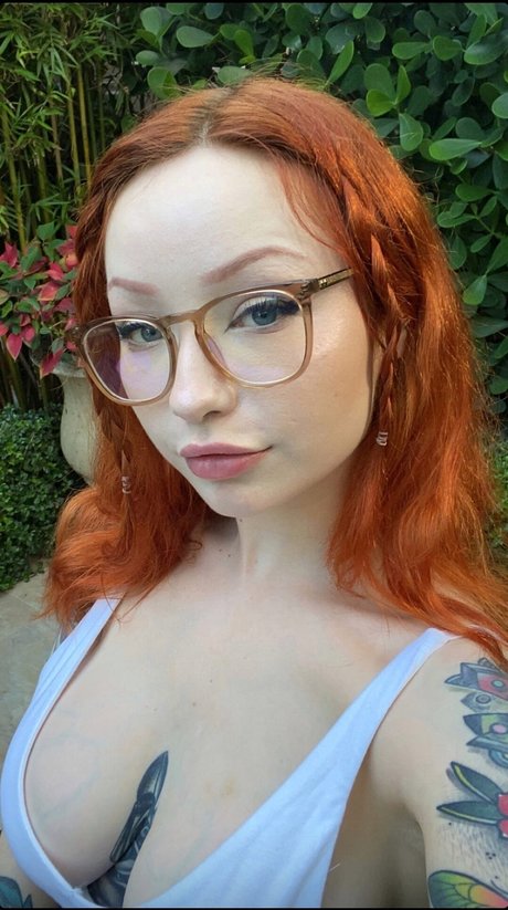 Nacktes geleaktes OnlyFans-Foto von Baesuicide