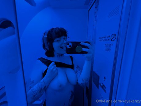 Nacktes geleaktes OnlyFans-Foto von Kenzy Kaye