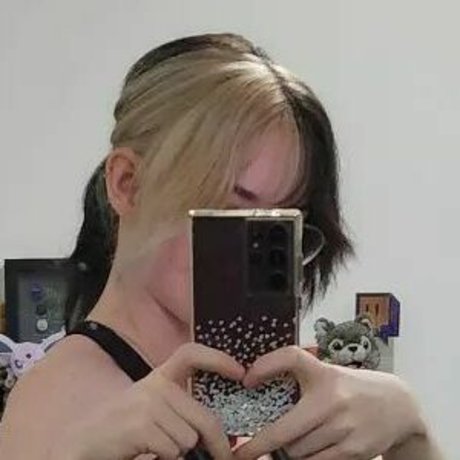 Nacktes geleaktes OnlyFans-Foto von Deadlykittens Kofi
