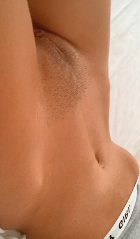 Nacktes geleaktes OnlyFans-Foto von Ridersara