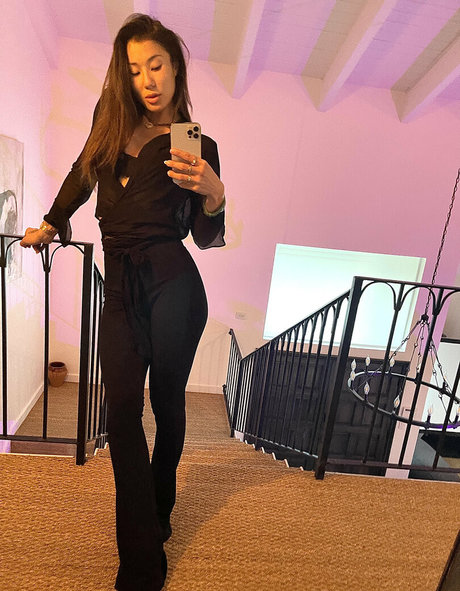 Nacktes geleaktes OnlyFans-Foto von Lotus Bombb