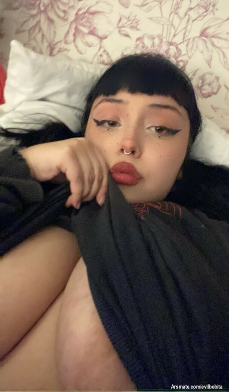 Nacktes geleaktes OnlyFans-Foto von Evilbebita