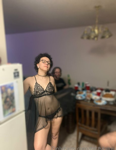 Nacktes geleaktes OnlyFans-Foto von Tastybijou