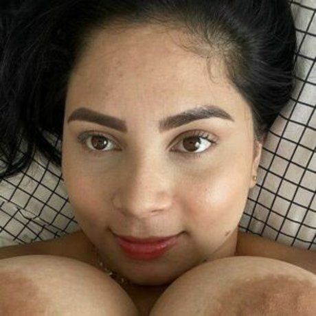 Nacktes geleaktes OnlyFans-Foto von Kimvelezoficial