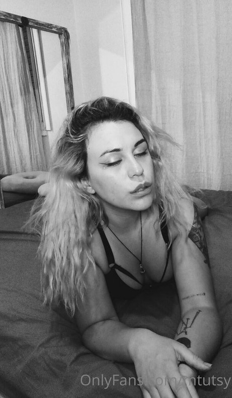 Nacktes geleaktes OnlyFans-Foto von Mtutsy