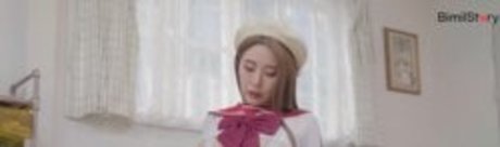 Nacktes geleaktes OnlyFans-Foto von Bomi Girl Crush
