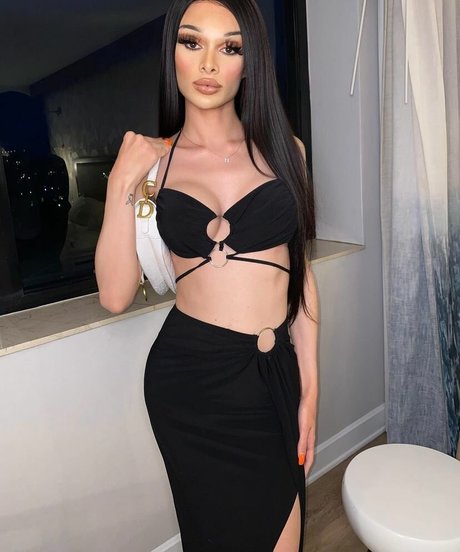 Nacktes geleaktes OnlyFans-Foto von Chynaplatinum