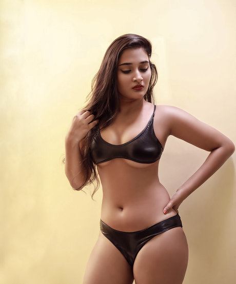 Nacktes geleaktes OnlyFans-Foto von Tanyasinha Lovers
