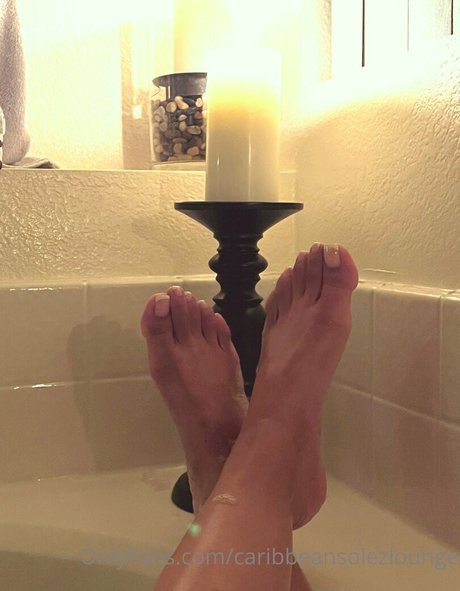 Nacktes geleaktes OnlyFans-Foto von Caribbeansolezlounge