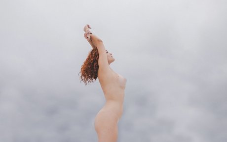 Nacktes geleaktes OnlyFans-Foto von Ellora Haonne