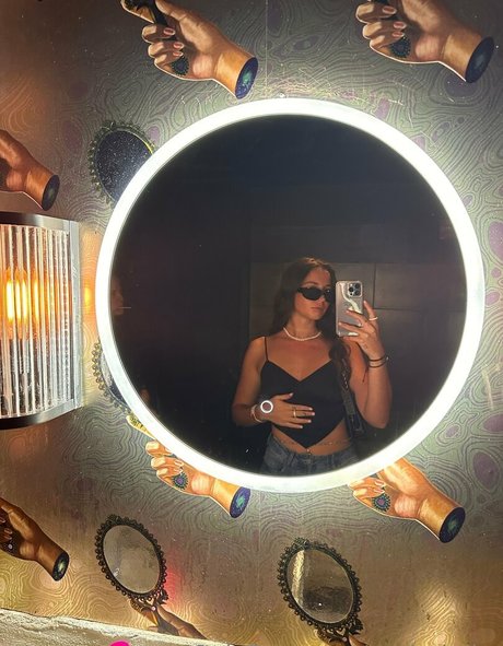Nacktes geleaktes OnlyFans-Foto von Ashley Aoky