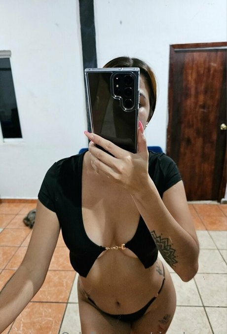 Nacktes geleaktes OnlyFans-Foto von Simplymar