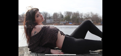 Nacktes geleaktes OnlyFans-Foto von Sierra Bombshell