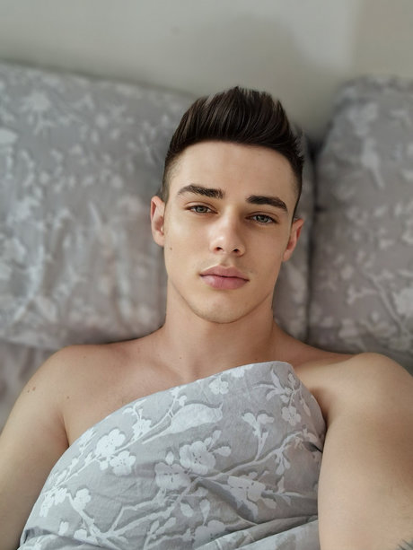 Nacktes geleaktes OnlyFans-Foto von Alexander