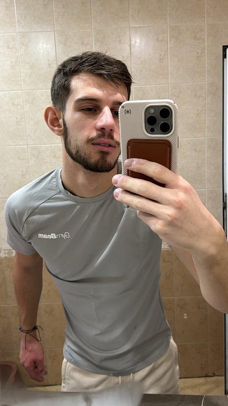 Nacktes geleaktes OnlyFans-Foto von Daddydragun