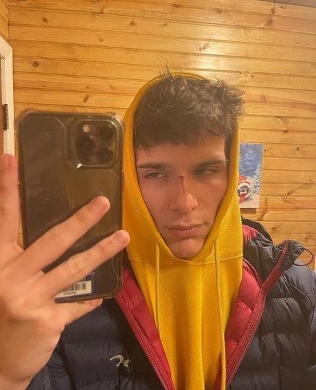 Nacktes geleaktes OnlyFans-Foto von Cosmic Cowboy