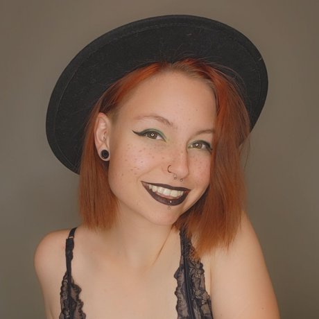 Nacktes geleaktes OnlyFans-Foto von Samantha Dread