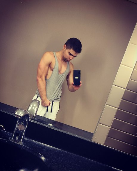Nacktes geleaktes OnlyFans-Foto von Lukas