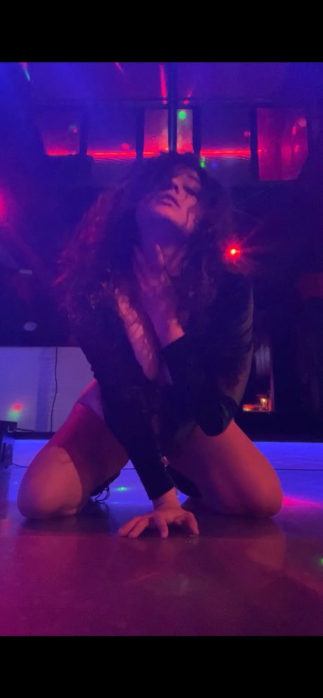 Nacktes geleaktes OnlyFans-Foto von Lucy