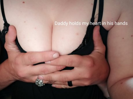 Nacktes geleaktes OnlyFans-Foto von Daddys Brat