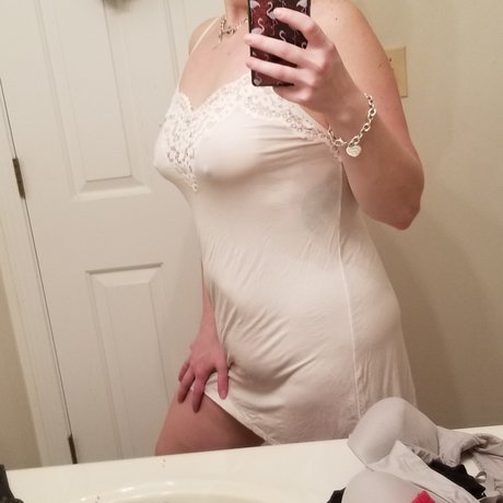Nacktes geleaktes OnlyFans-Foto von Peach