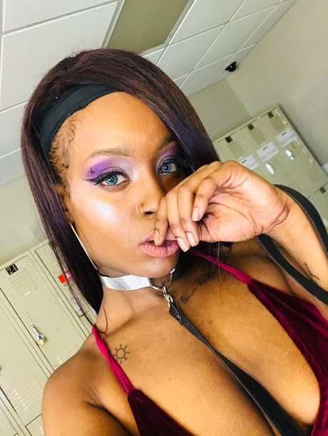 Nacktes geleaktes OnlyFans-Foto von Aris