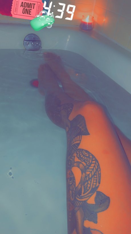 Nacktes geleaktes OnlyFans-Foto von Lena