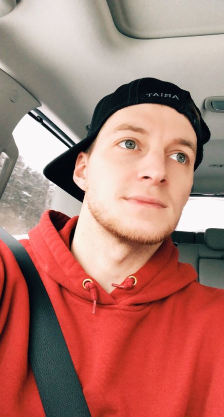 Nacktes geleaktes OnlyFans-Foto von Mitch Trelstad