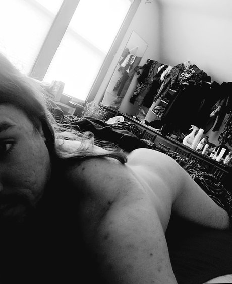 Nacktes geleaktes OnlyFans-Foto von Rat Bastar