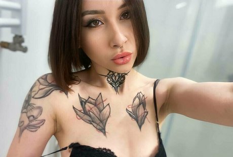 Nacktes geleaktes OnlyFans-Foto von Succubatiny