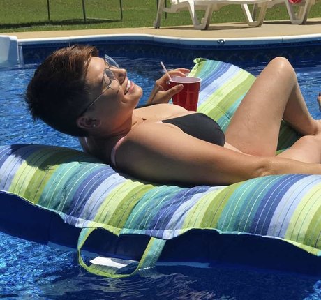 Nacktes geleaktes OnlyFans-Foto von Hallie Clark