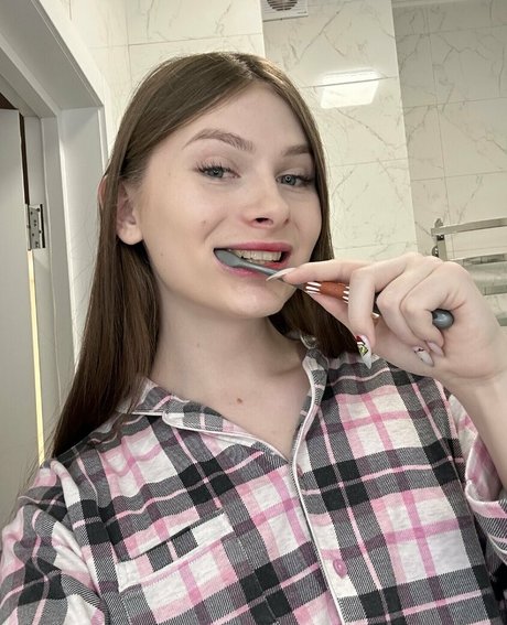 Nacktes geleaktes OnlyFans-Foto von Miats