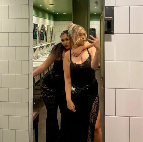 Nacktes geleaktes OnlyFans-Foto von Sarah Anne Hooper