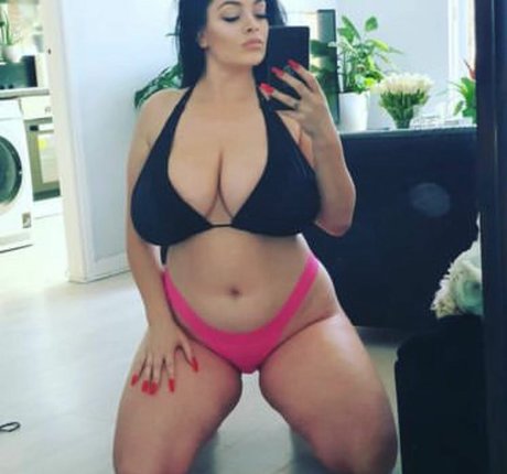 Nacktes geleaktes OnlyFans-Foto von Klara Devine