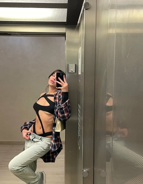 Nacktes geleaktes OnlyFans-Foto von Vvelliciiavip