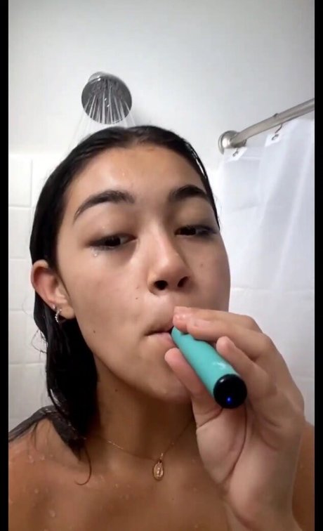 Nacktes geleaktes OnlyFans-Foto von Kylin Milan