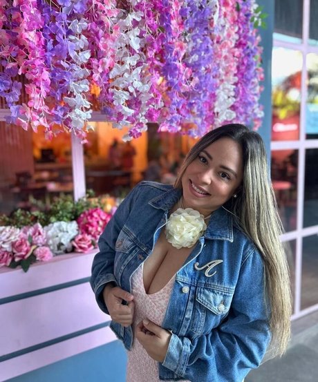 Nacktes geleaktes OnlyFans-Foto von Akaren
