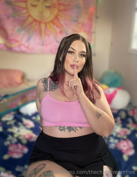 Nacktes geleaktes OnlyFans-Foto von Thechloecreamfree