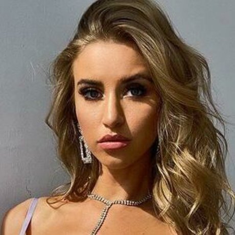 Nacktes geleaktes OnlyFans-Foto von Modelnana