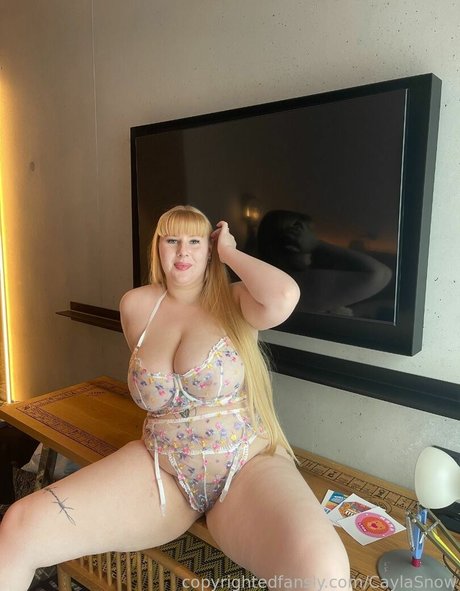 Nacktes geleaktes OnlyFans-Foto von Caylasnow