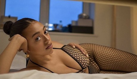 Nacktes geleaktes OnlyFans-Foto von Mahalia