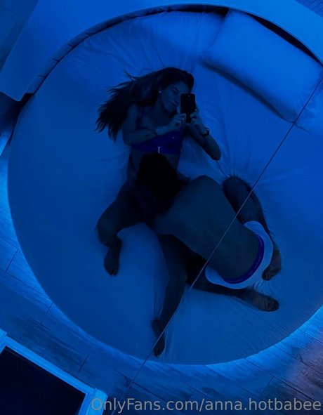 Nacktes geleaktes OnlyFans-Foto von Annahotbabee