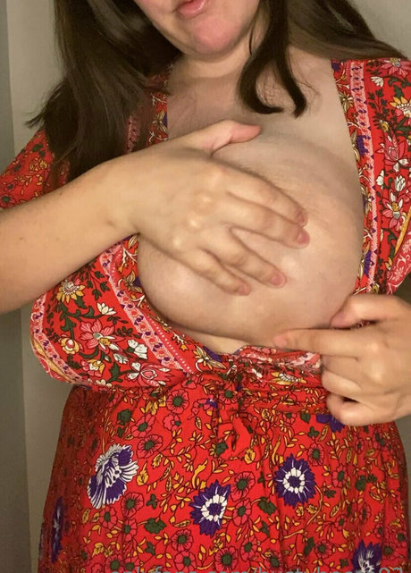 Nacktes geleaktes OnlyFans-Foto von Bustybecca92
