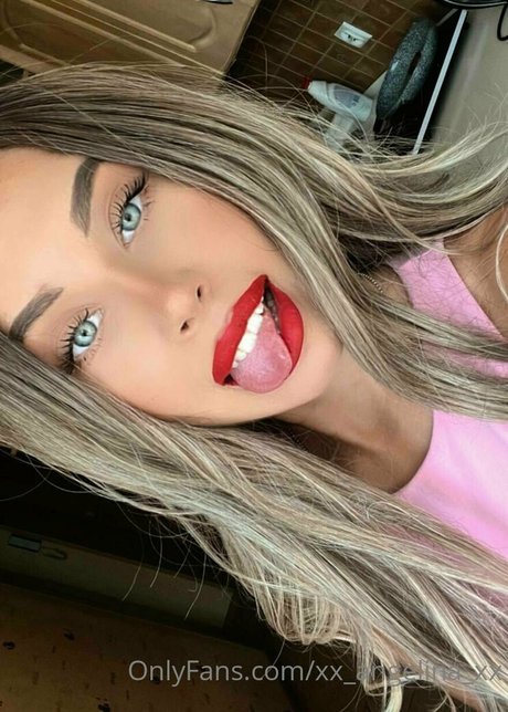 Nacktes geleaktes OnlyFans-Foto von Xxangelinaxx