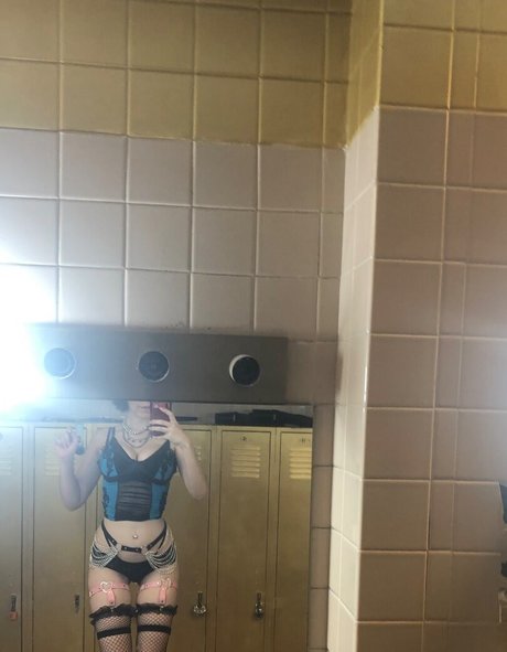 Nacktes geleaktes OnlyFans-Foto von Leez