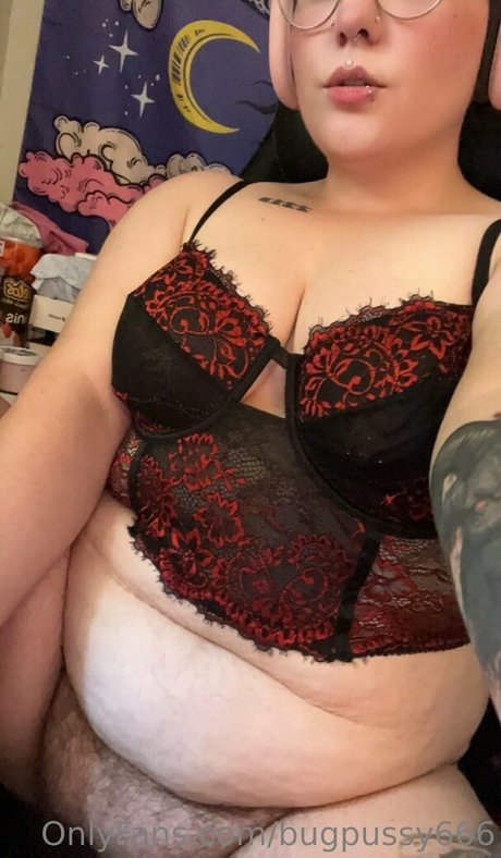Nacktes geleaktes OnlyFans-Foto von Bugpussy666