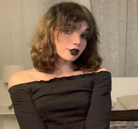 Nacktes geleaktes OnlyFans-Foto von Angelemhr