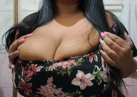 Nacktes geleaktes OnlyFans-Foto von Curvylatinakay1