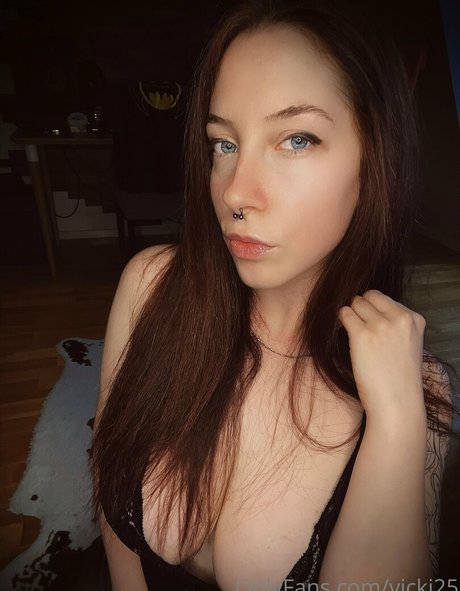 Vicki25